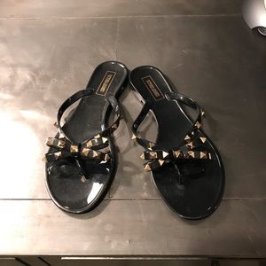 Faux Valentino flip-flops